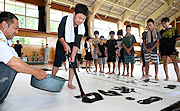 記事「大積小、校歌の巨大書を制作！」の画像