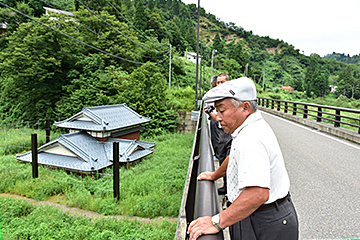 「各所を視察」の画像