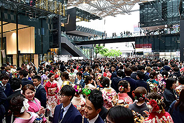 「長岡地域の会場・アオーレ長岡の様子1」の画像