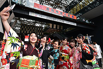 「長岡地域の会場・アオーレ長岡の様子2」の画像