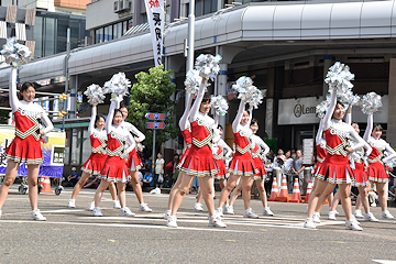 「中越高校のチアリーディング部」の画像