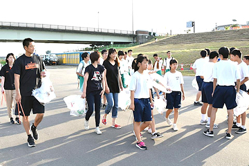 「小・中学校や企業、地元のみなさん」の画像