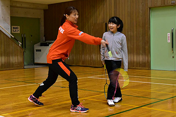 「実技講習や模範試合を交えて指導」の画像