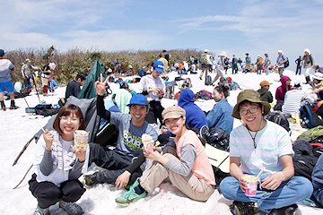 「登山者約600人が集まりました」の画像2