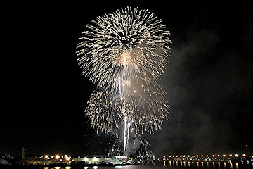 「約500発の花火が打ち上がりました」の画像