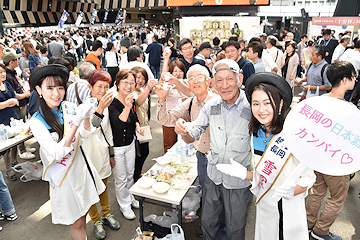 「多くの人が駆け付けた一日」の画像