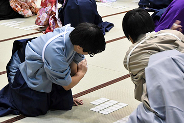 「畳を叩く音が場内に響き渡りました」の画像