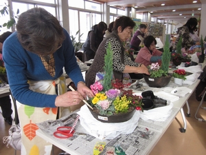 「つつかずに割りばしを傾けるように動かすのがコツ」の画像