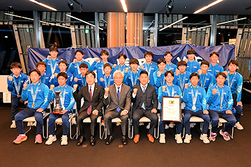 「優勝を果たした長岡JYFC」の画像